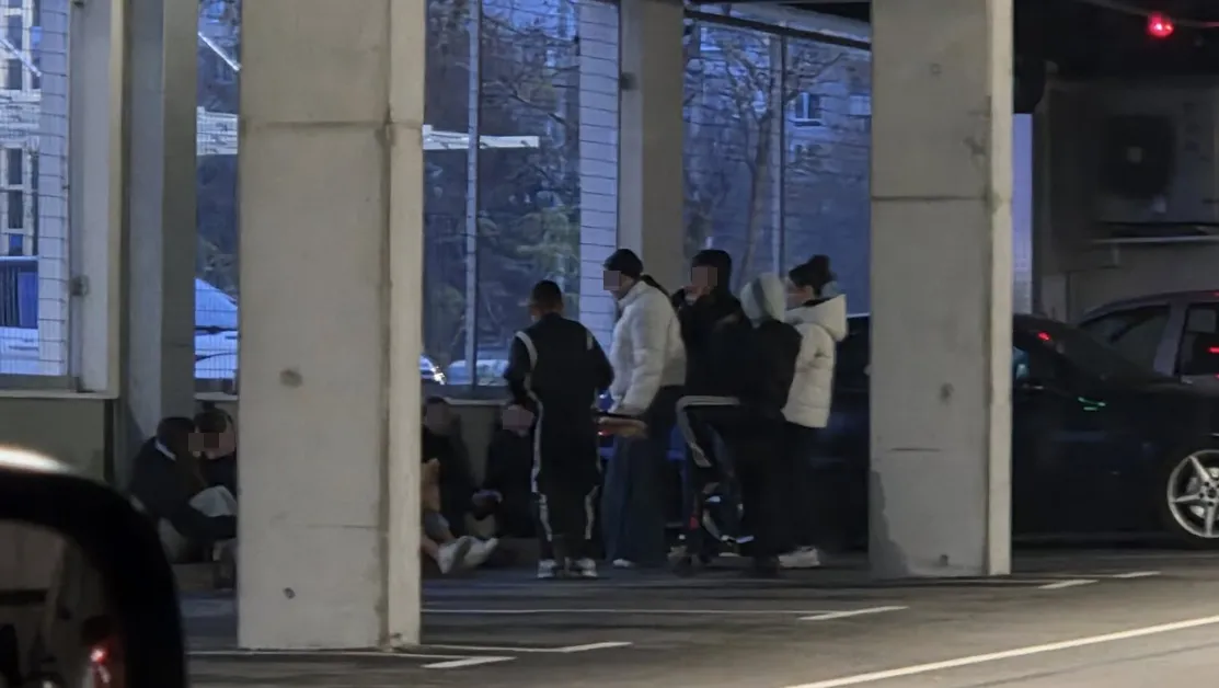 Деца с тротинетки предизвикаха напрежение на паркинг в столичен квартал