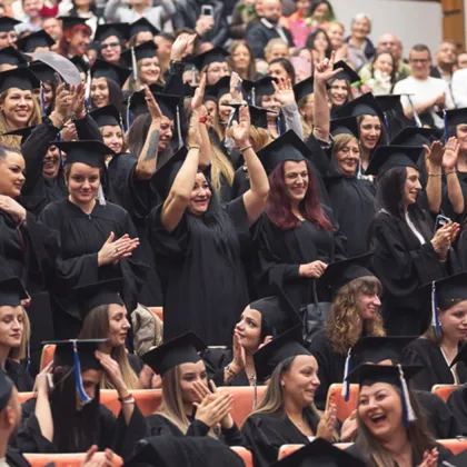 496 бакалаври и магистри от Випуск 2025 на Факултета по