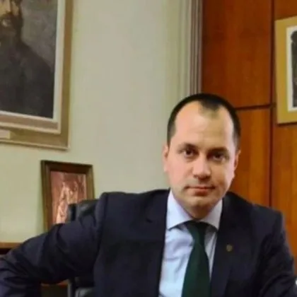 Сигнал в прокуратурата за издевателство над семейството му ще подаде