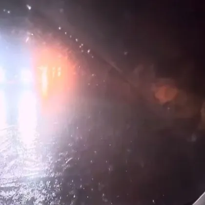 Поройните дъждове в Родопите отново създадоха опасна ситуация на пътя