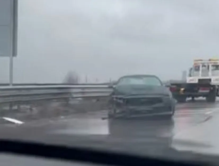 Мустанг самокатастрофира на АМ Тракия ВИДЕО+СНИМКИ