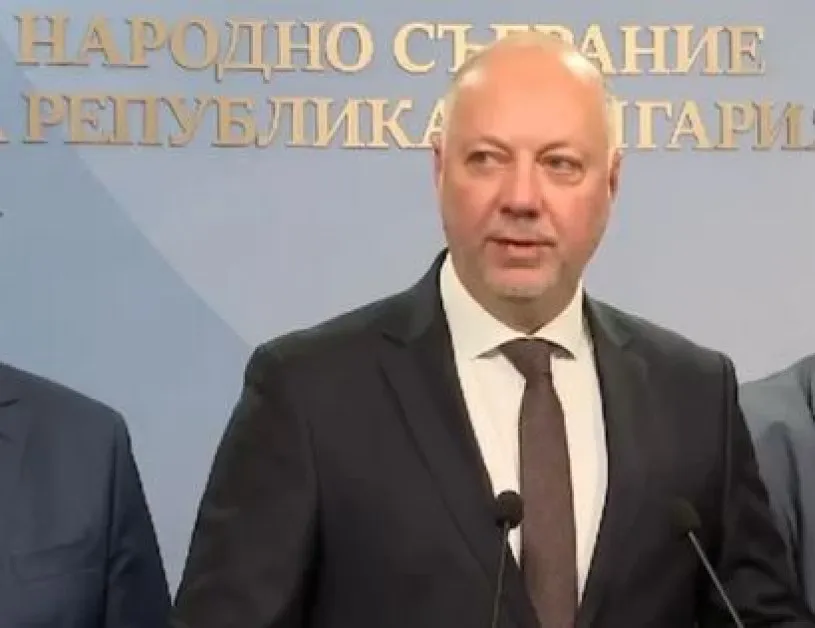 Връчиха за подпис оставката на Желязков