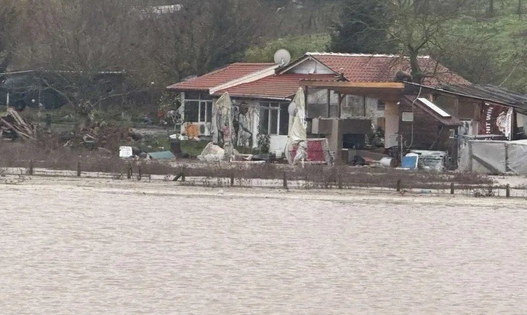 Екипи на МВР готови да окажат помощ за наводненията, следят обстановката