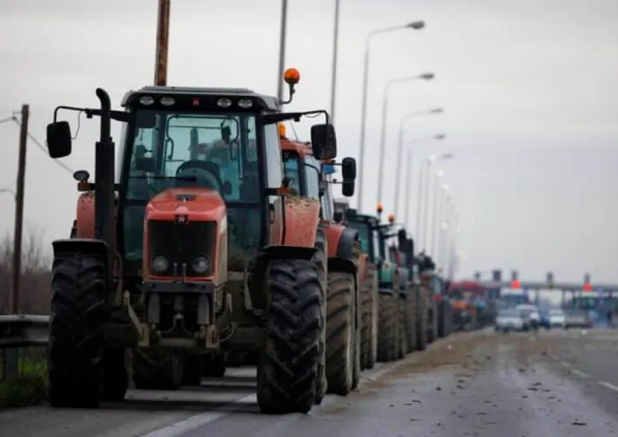 Гръцки фермери блокираха движението през „Кулата" за тежкотоварни камиони