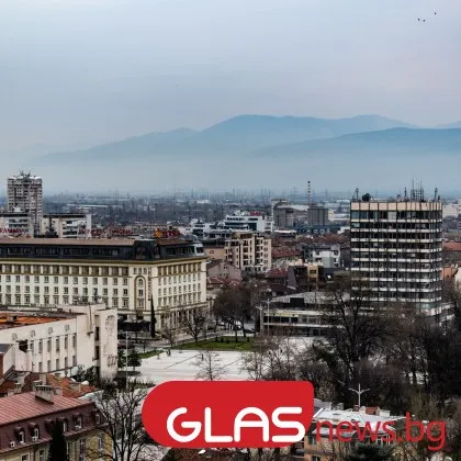 През деня само в крайните източни райони ще превалява дъжд