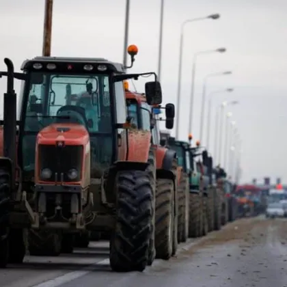 Малко преди обед в събота гръцките фермери обявиха че спират да