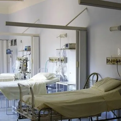 Британски лекар е обвинен в сексуално посегателство над 38 пациенти