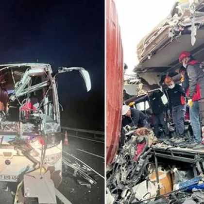 Сблъскаха се камион и автобус, има 7 жертви и много ранени СНИМКИ+ВИДЕО