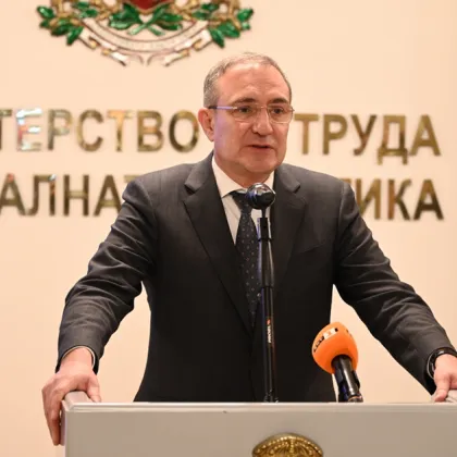 Социалните придобивки и разходи за хората се запазват коментира социалният