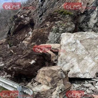 Проходът Кърнаре Троян е напълно затворен за движение и в двете