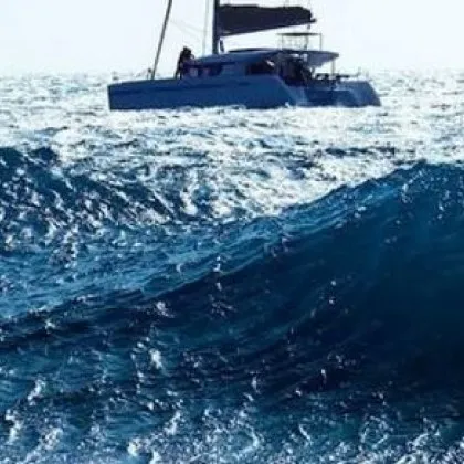 Дванадесетгодишно момче е загинало разкъсано от витлото на лодка след