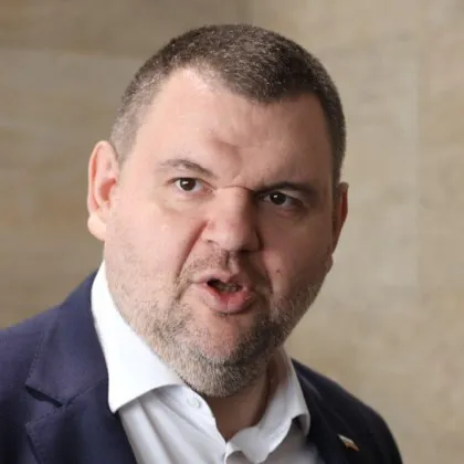 Пеевски призова за спокойствие и разум на протеста под надслов „Не на омразата”