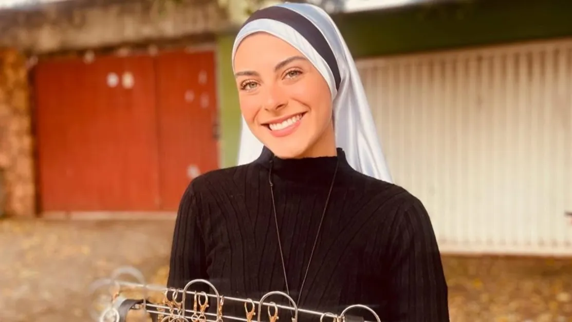 Моделка скъса с бляскавия живот и шоубизнеса и стана монахиня