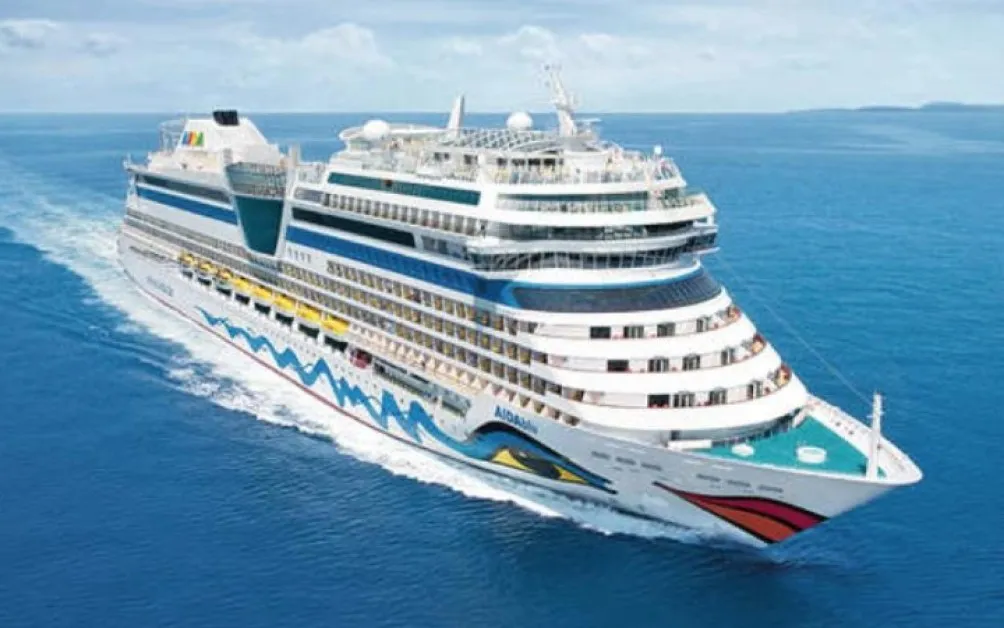 Пътниците на круизен кораб се оплакаха от масово отравяне