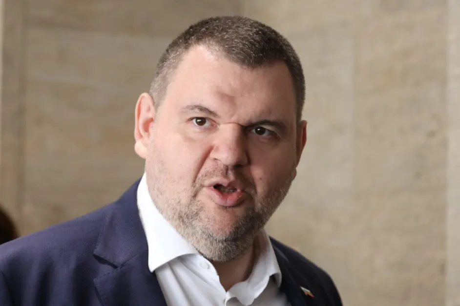 Пеевски призова за спокойствие и разум на протеста под надслов „Не на омразата”