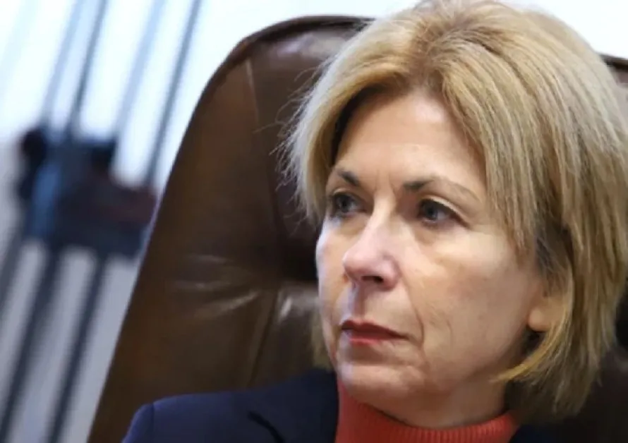 Правителството няма да подаде оставка до приемането на еврото