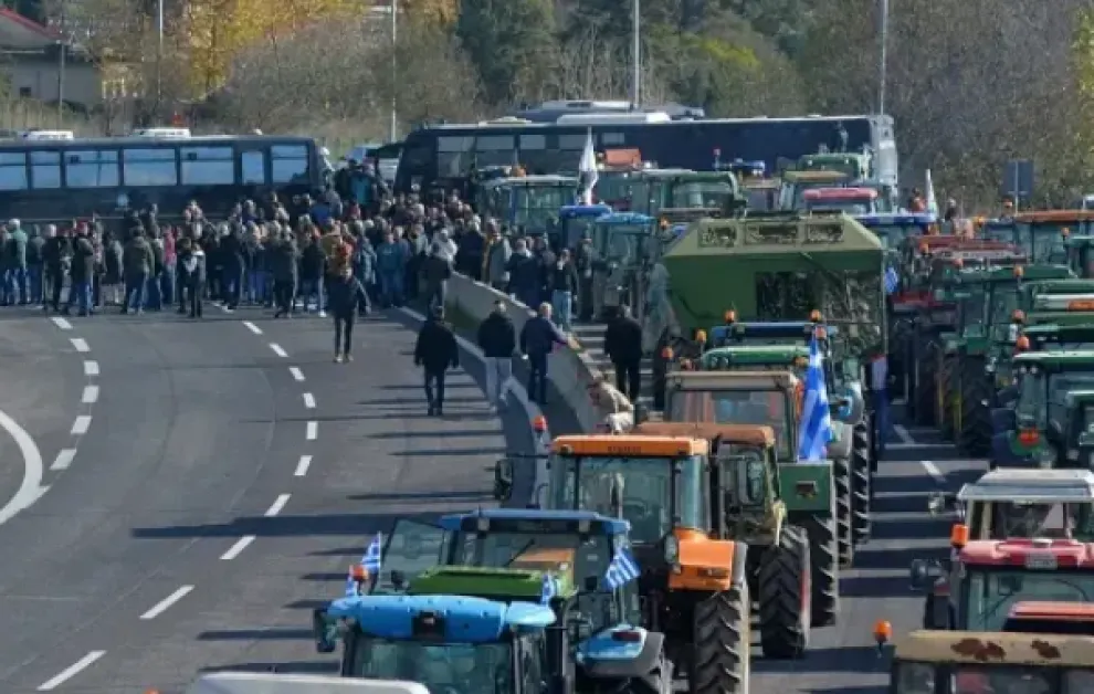 Фермери затвориха ГКПП "Кулата – Промахон" за камиони