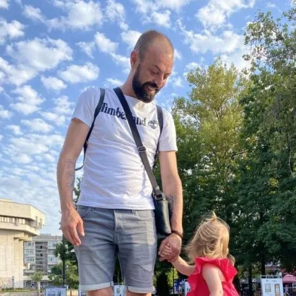 Казвам се Илиана и търся спасение за моят съпруг Евгени…