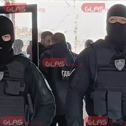 Полицейска акция срещу финансирането на протестите от 1 декември провежда