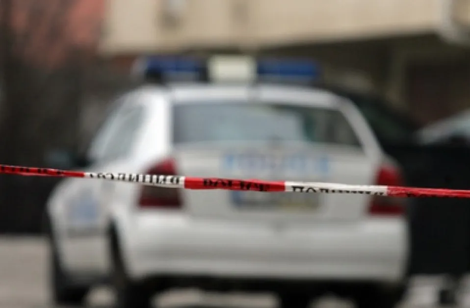 Откриха мъртви баща и син