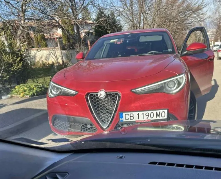 Пред очите на бебе: Майка и водач в лют спор за предимство СНИМКИ