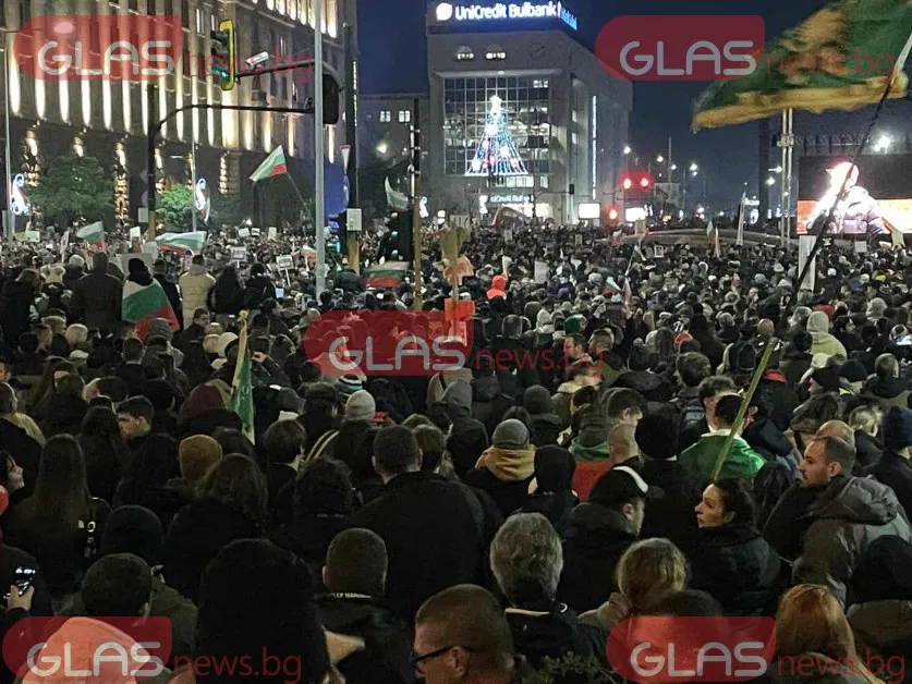 Две деца се изгубиха сред протестиращите