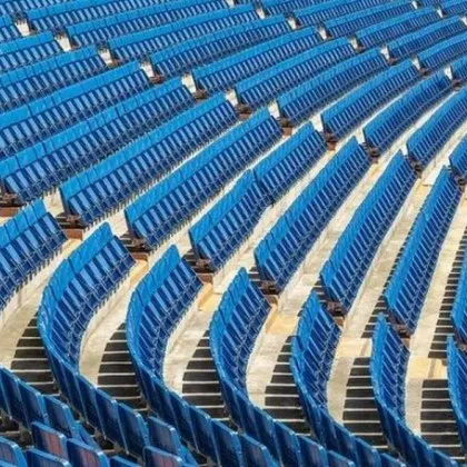 Двама души бяха ранени след като фенове на Спортинг възпламениха