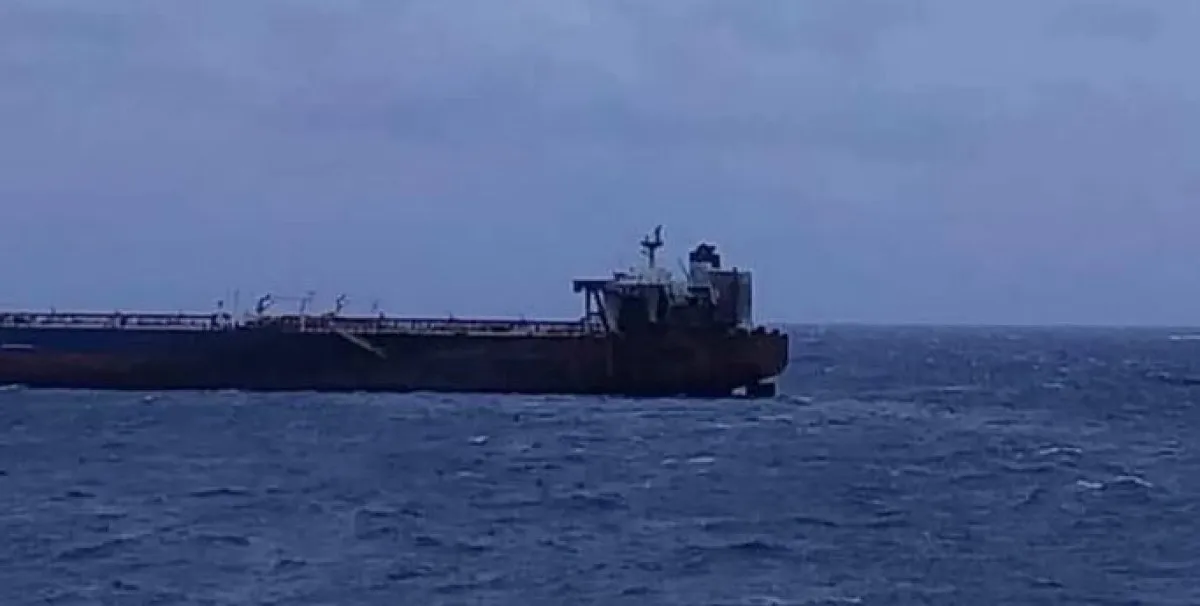 Провлачват заседналия Кайрос до Бургаския залив