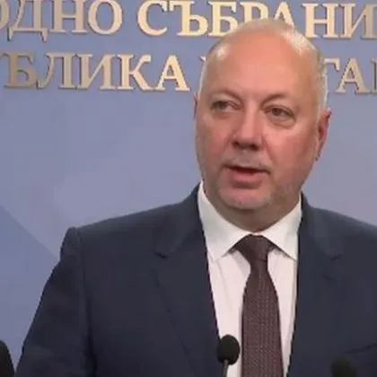 Кабинетът хвърли оставка!