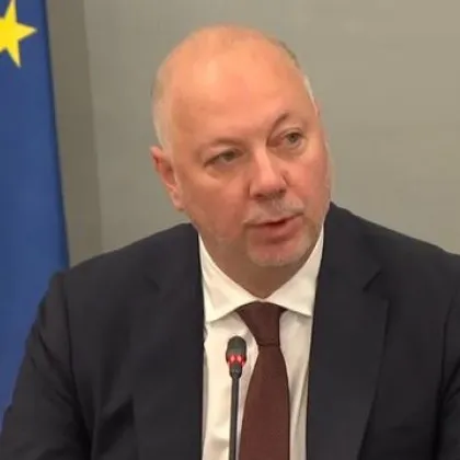 Преди гласуването на вота на недоверие днес правителството подаде оставка