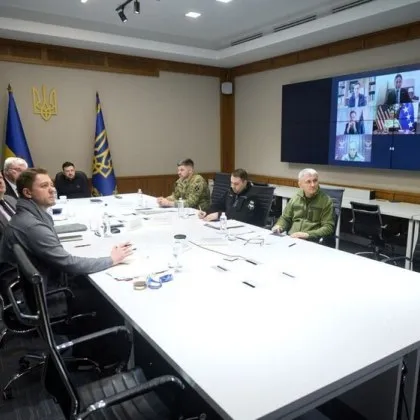 Володимир Зеленски проведе спешни разговори с ключови фигури в администрацията