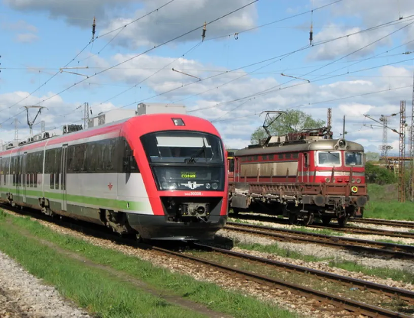 Влиза в сила ново разписание на влаковете в страната