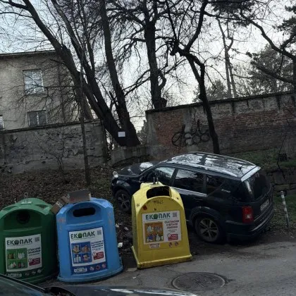 Паркираха "майсторски" черен джип в столицата СНИМКИ