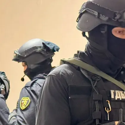 Разбиха организирана група с множество измамни кол центрове в София