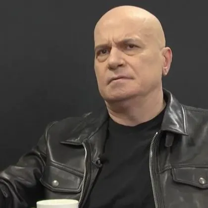 Слави Трифонов отговори на Мирчев, поздрави младите с песен ВИДЕО