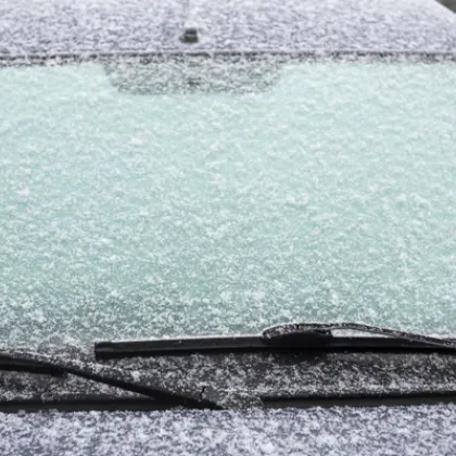 Този трик ще спаси чистачките ви от леда