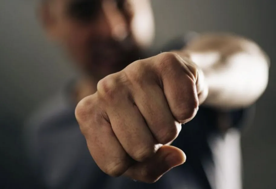 Млади мъже се биха в Карловско