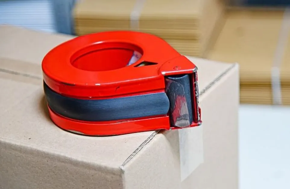 Налагат такса върху вноса на всички малки стоки