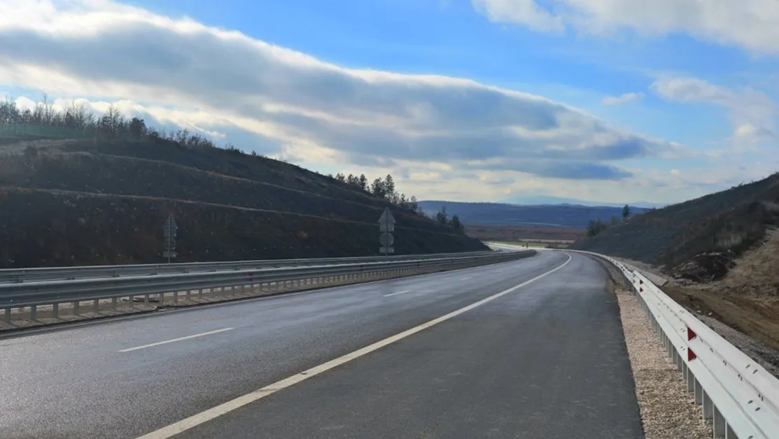 Пускат движението по новия 3 км участък от АМ "Хемус" - ето кога