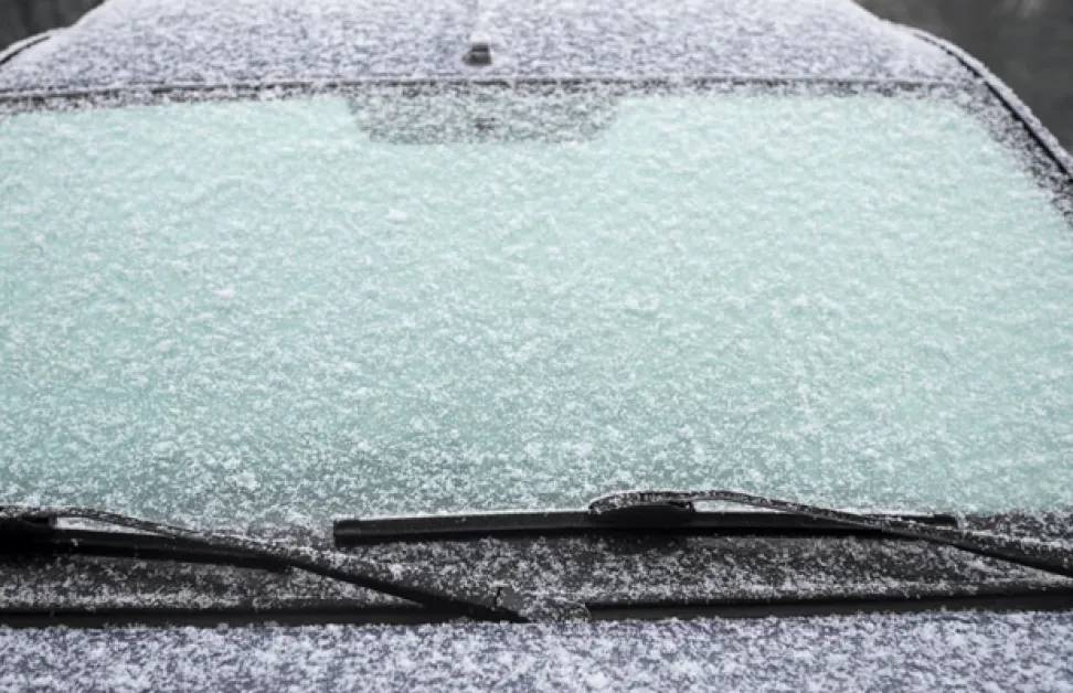 Този трик ще спаси чистачките ви от леда