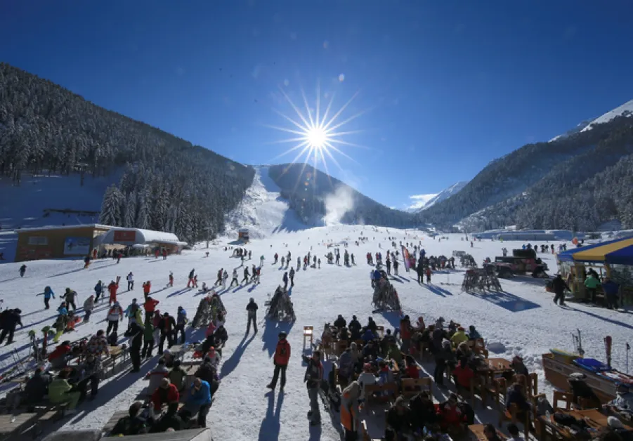 Банско открива ски сезона