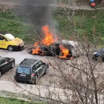 Кола се запали в столичния квартал Младост 2 Инцидентът възника