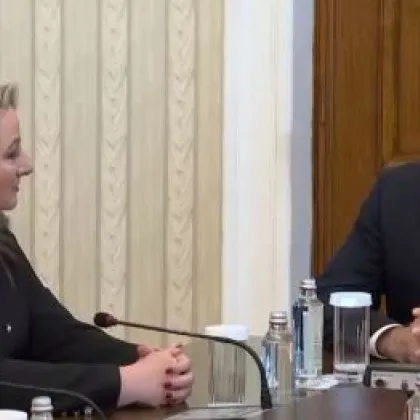 Сачева на консултацията при Радев: До часове ще внесем удължителен бюджет ВИДЕО