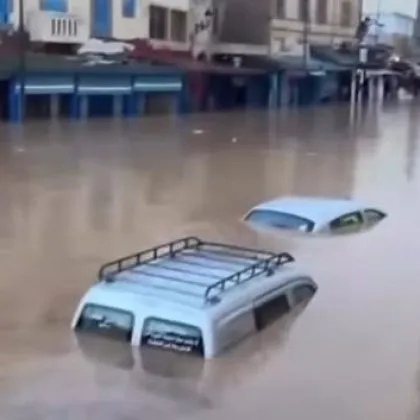 Внезапни наводнения взеха над 20 жертви, десетки са ранени ВИДЕО