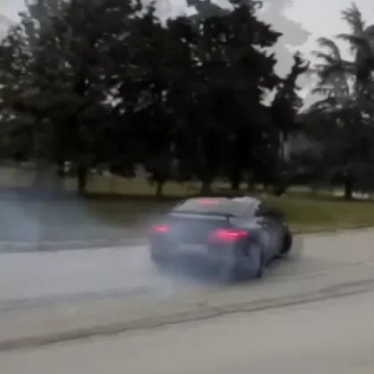 Клипове с опасни дрифтове по пътищата предизвикаха вълна от реакции