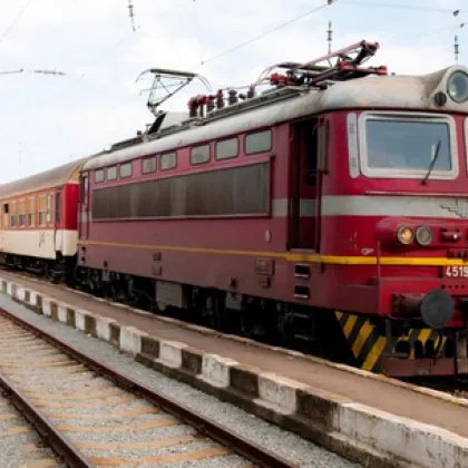 Във връзка с въвеждането на еврото като официална валута на