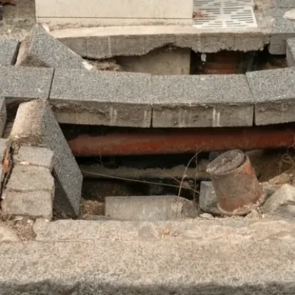 Пловдивчани сигнализират за постоянен теч на вода в центъра на града