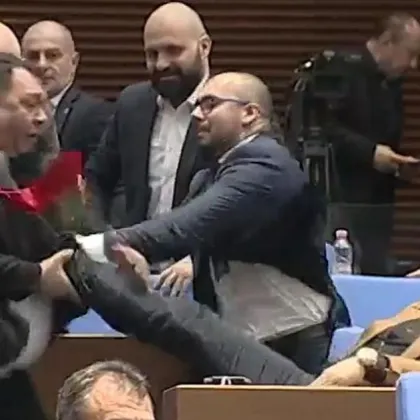 Депутати на МЕЧ и ДПС Ново начало се спречкаха в пленарната