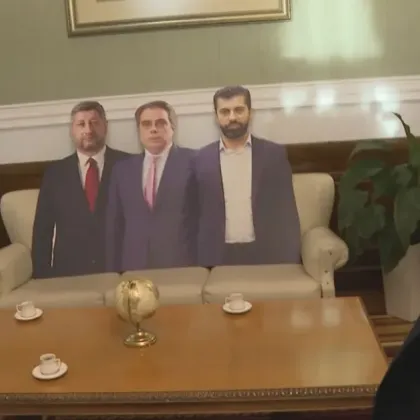 Кабинетът на Пеевски се превърна в "Музей на сглобката"