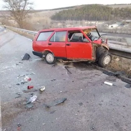 Мъж е с опасност за живота след тежка катастрофа с